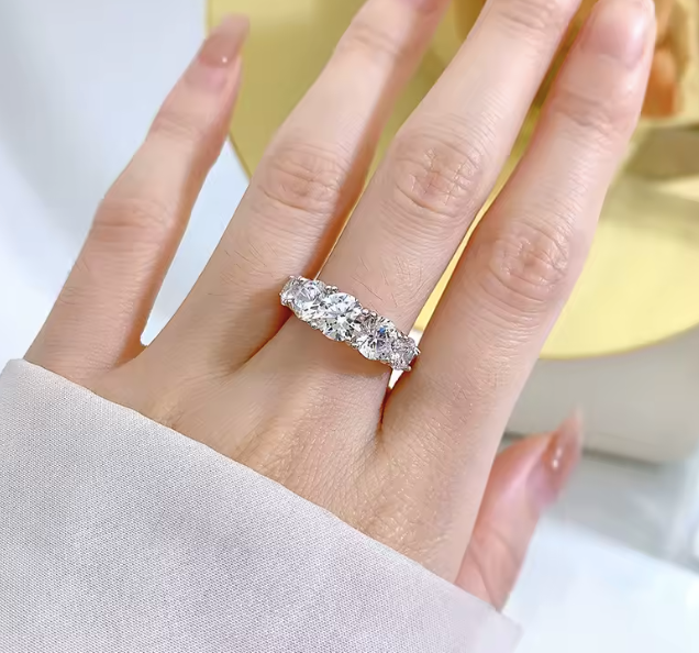 Luna Crown Ring – 5-Stone Lab-Grown Diamond Band