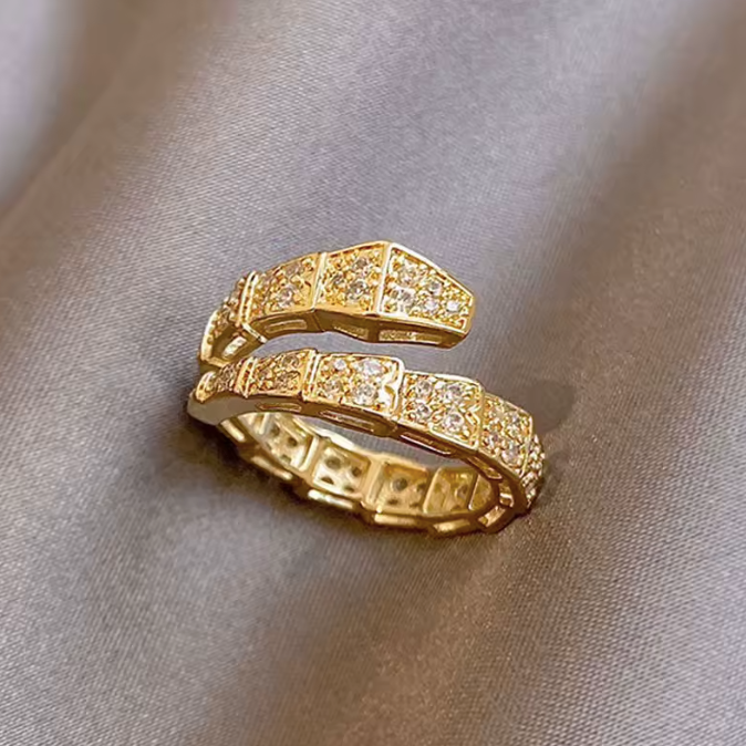 Viper Band – Gold Crystal Armor Ring